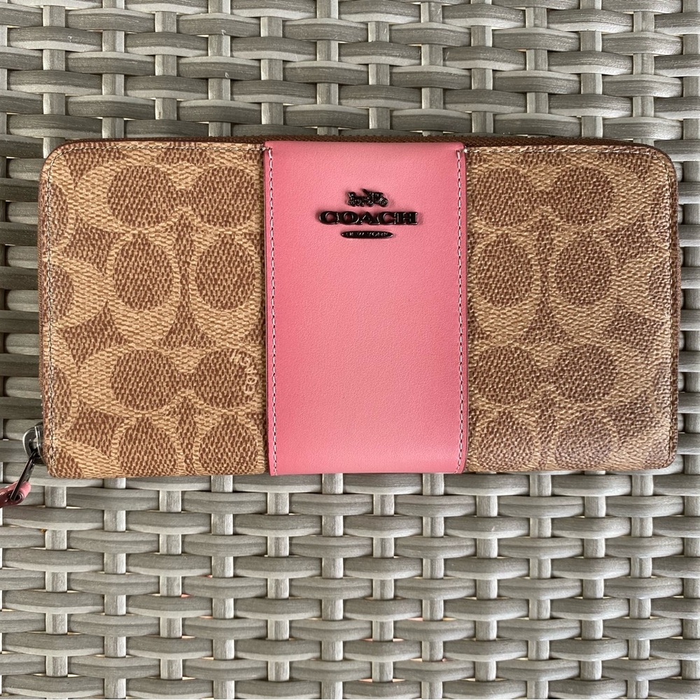 COACH Monogram V5 Tan True Pink and Brown Leather Wallet